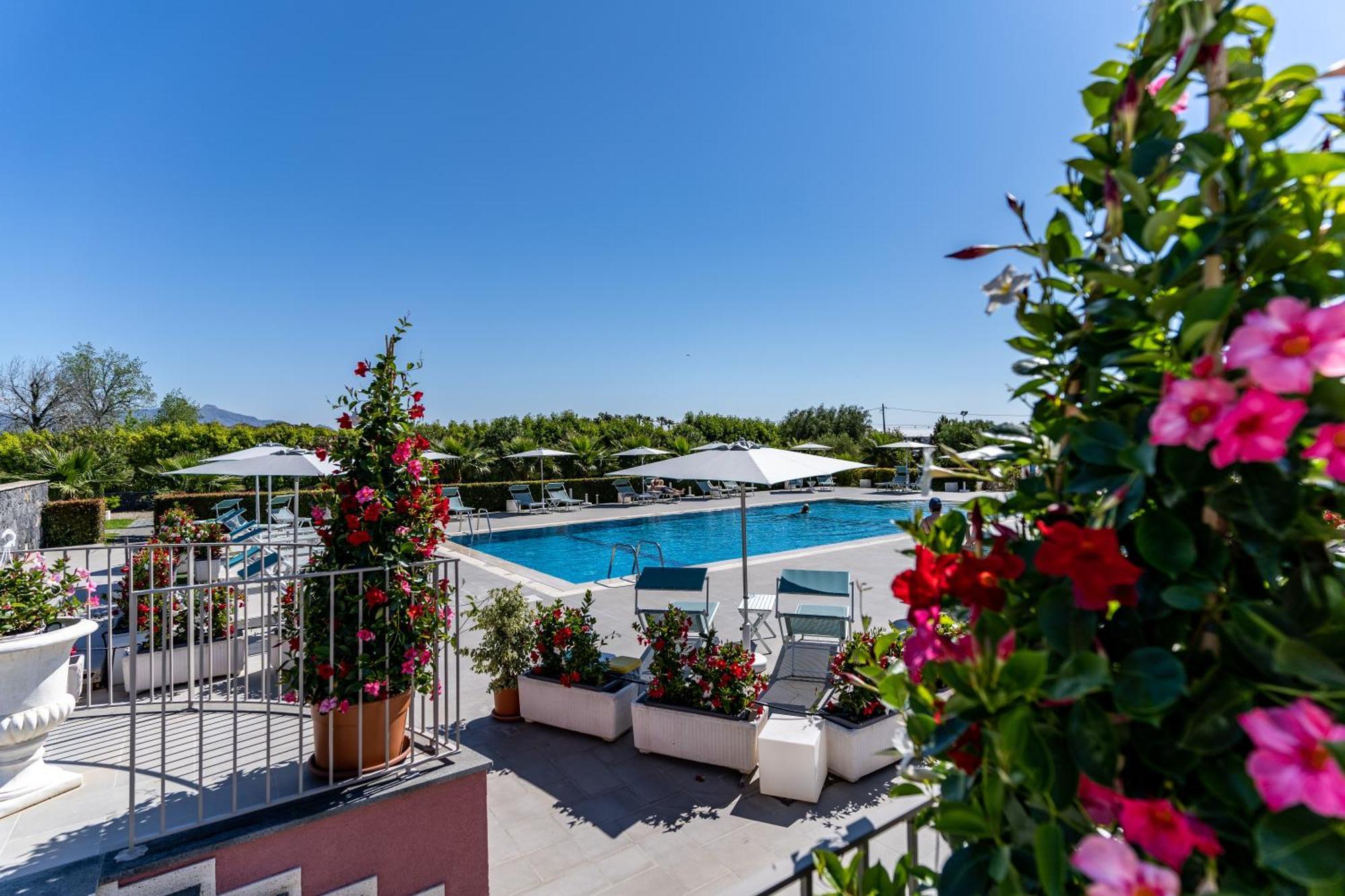 Dipladenia Garden Country Resort Mascali Exteriör bild